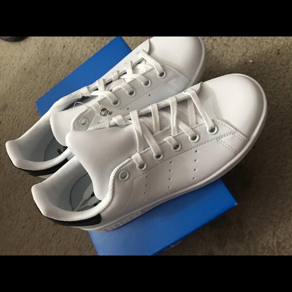 brand new Adidas stam Smith sneakers